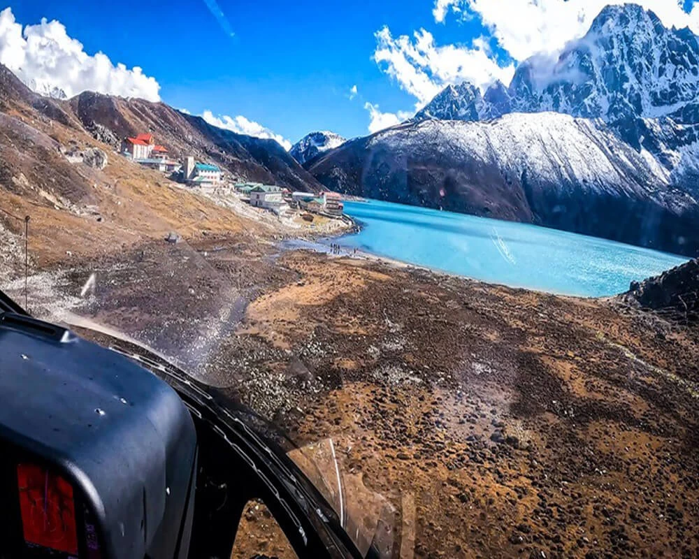 everest-base-camp-gokyo-helicopter-trek