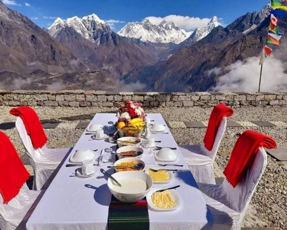 Everest Breakfast Tour